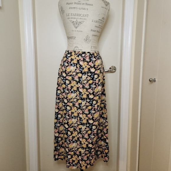 Vero Moda Floral Maxi Skirt - Picture 1 of 10